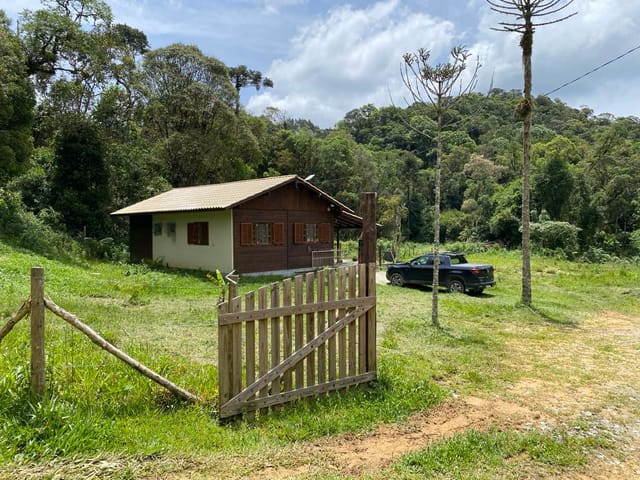 Chácara com 5200m² 3 quartos e 2 banheiros, à venda, no bairro Terceira linha em Águas Mornas