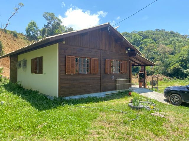 Chácara com 5200m² 3 quartos e 2 banheiros, à venda, no bairro Terceira linha em Águas Mornas