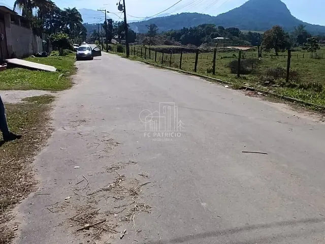 Chácara com 910m² 3 quartos e 2 banheiros, à venda, no bairro Parada Modelo em Guapimirim