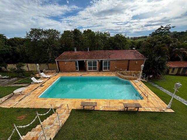Chácara com 3000m² 6 quartos e 7 banheiros, à venda, no bairro Nova Araçoiaba em Araçoiaba da Serra