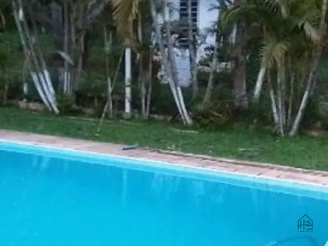 Chácara com 5000m² 4 quartos e 3 banheiros, à venda, no bairro Carmo Messias em Ibiúna