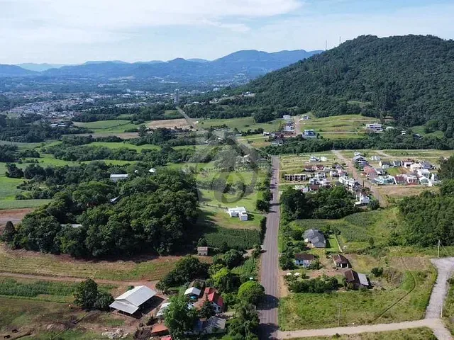 Chácara com 82m² 3 quartos e 1 banheiro, à venda, no bairro Centro Administrativo em Teutônia