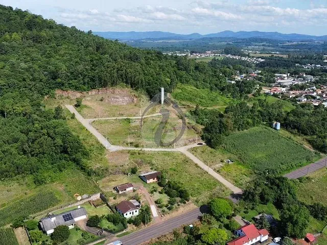 Chácara com 82m² 3 quartos e 1 banheiro, à venda, no bairro Centro Administrativo em Teutônia
