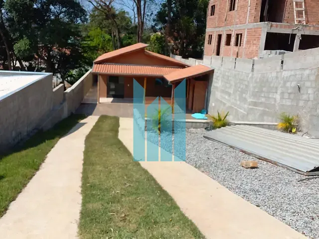 Chácara com 427m² 2 quartos e 2 banheiros, à venda, no bairro Morada das Flores em Caldas