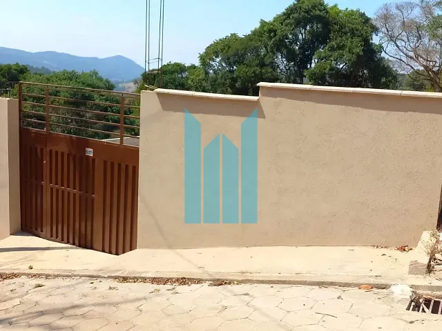 Chácara com 427m² 2 quartos e 2 banheiros, à venda, no bairro Morada das Flores em Caldas