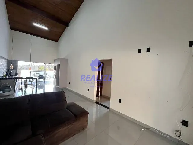 Chácara com 1000m² 2 quartos e 2 banheiros, para alugar, no bairro Recanto Árvore Grande em Botucatu