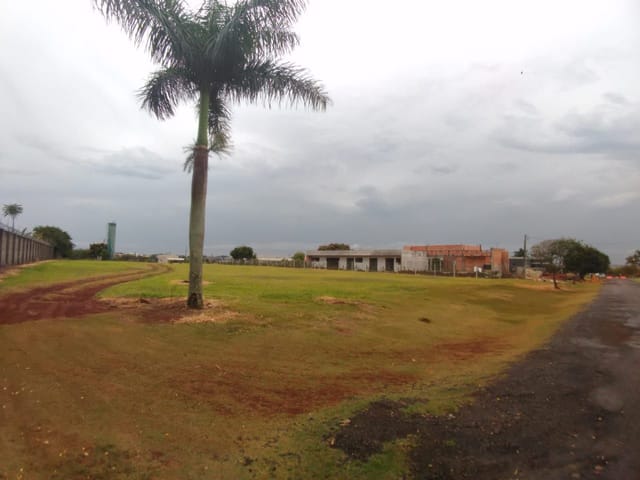 Chácara com 2655m², à venda, no bairro Recanto dos Pinheiros em Cambé