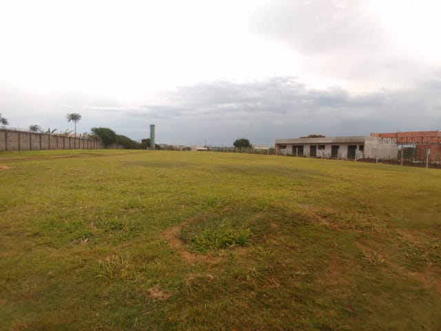 Chácara com 2655m², à venda, no bairro Recanto dos Pinheiros em Cambé