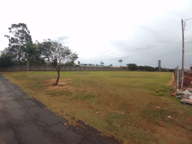 Chácara com 2655m², à venda, no bairro Recanto dos Pinheiros em Cambé