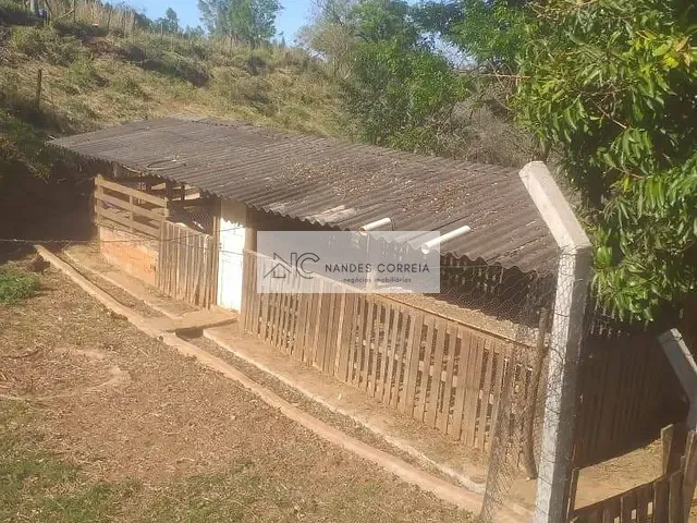 Chácara com 30000m² 2 quartos e 2 banheiros, à venda, no bairro Limoeiro em Londrina