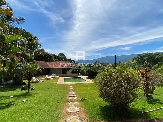 Chácara com 29470m² 6 quartos e 5 banheiros, à venda, no bairro Serrinha em Vargem