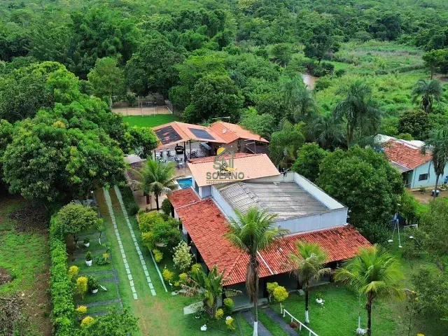 Chácara com 8000m² 6 quartos e 5 banheiros, à venda, no bairro Setor Central em Aragoiânia