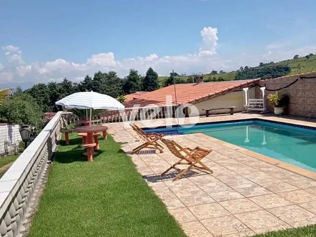 Chácara com 1280m² 4 quartos e 3 banheiros, à venda, no bairro Loteamento Chácaras Ingrid em Taubaté
