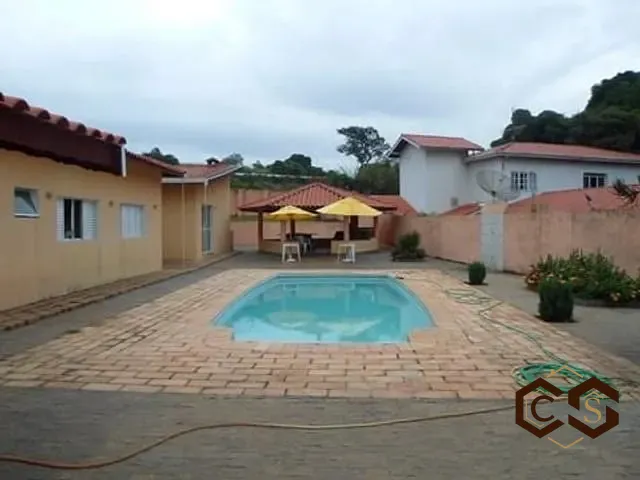 Chácara com 2500m² 5 quartos e 6 banheiros, à venda, no bairro Terras de Itaici em Indaiatuba