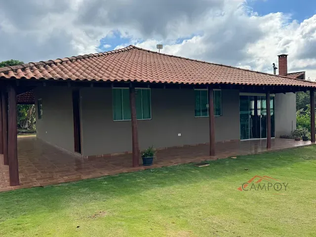 Chácara com 2m² 2 quartos e 2 banheiros, à venda, no bairro Parque Industrial Zona Oeste em Apucarana