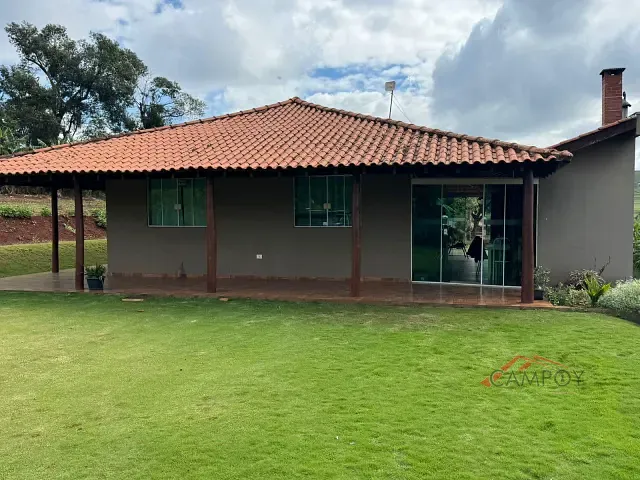 Chácara com 2m² 2 quartos e 2 banheiros, à venda, no bairro Parque Industrial Zona Oeste em Apucarana