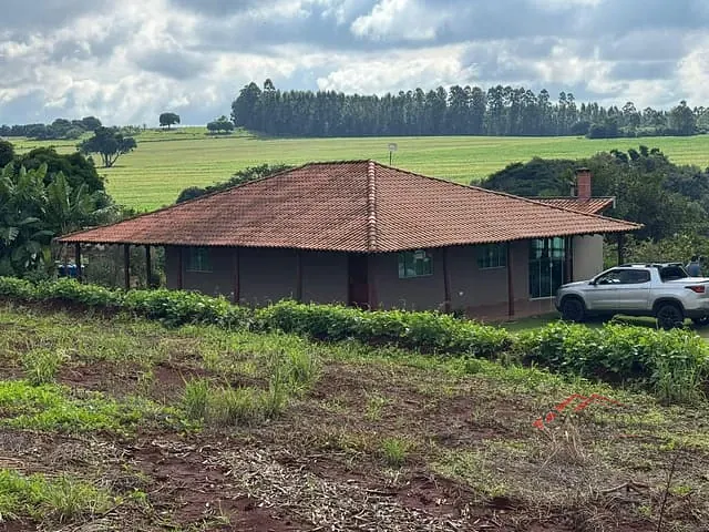 Chácara com 2m² 2 quartos e 2 banheiros, à venda, no bairro Parque Industrial Zona Oeste em Apucarana