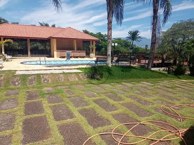 Chácara com 4500m² 4 quartos e 4 banheiros, à venda, no bairro Bom Jardim I em Guaratinguetá