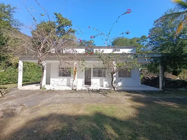 Chácara com 3600m² 4 quartos e 2 banheiros, à venda, no bairro Limoeiro em Guapimirim