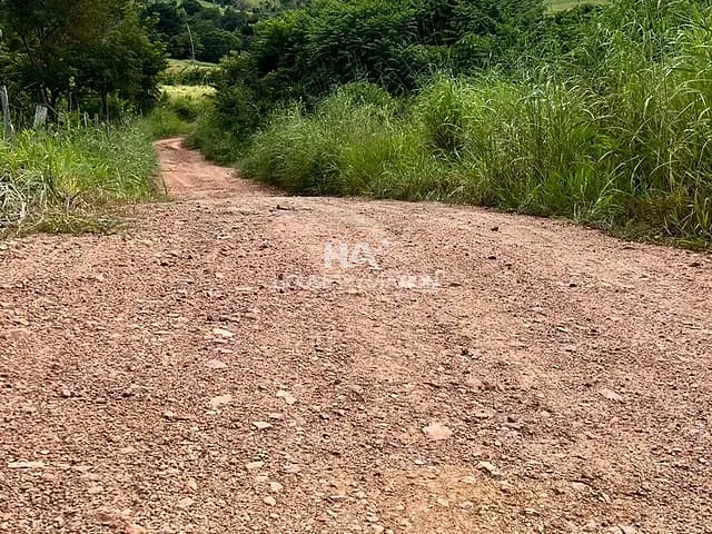 Chácara com 1000m², à venda, no bairro ÁREA RURAL em Pirenópolis