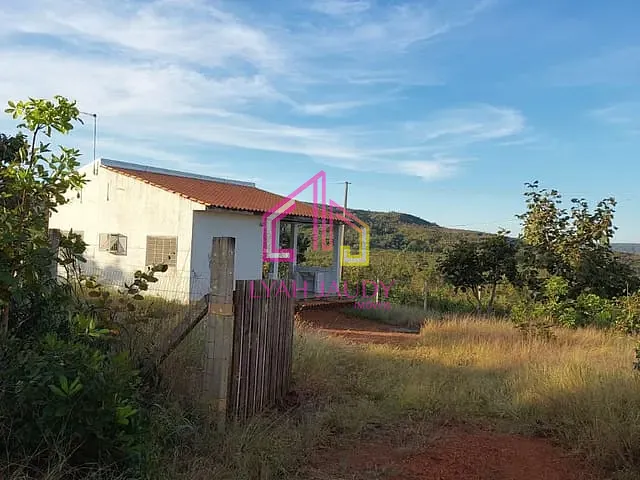 Chácara com 40000m² 2 quartos e 2 banheiros, à venda, no bairro ZONA RURAL em Chapada dos Guimarães