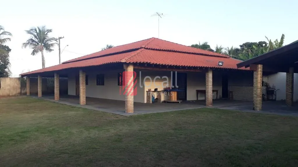 Fazenda / Sítio / Chácara com 4 quartos à venda, 272m² — foto 2 de 14