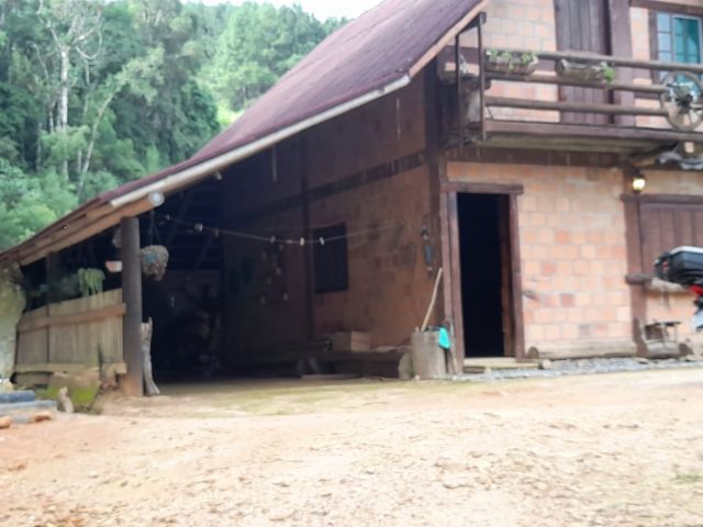 Chácara com 2000m² 2 quartos e 1 banheiro, à venda, no bairro Fazenda do Sacramento em Águas Mornas