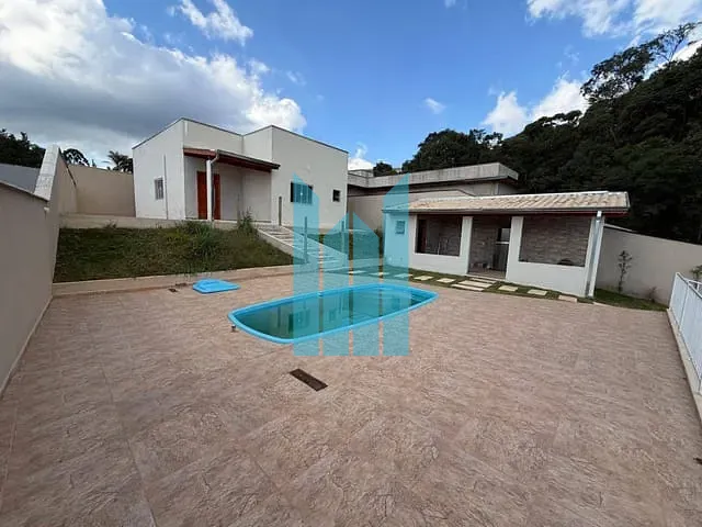 Chácara com 500m² 3 quartos e 3 banheiros, à venda, no bairro Terras de Santo Antonio em Caldas