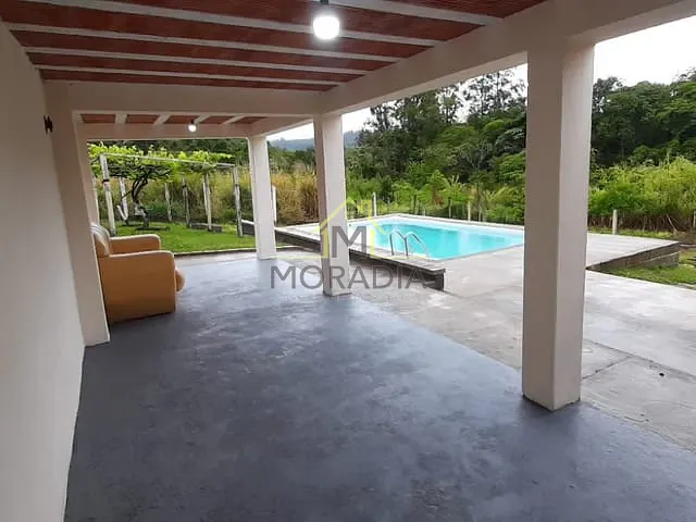 Chácara com 3000m² 5 quartos e 1 banheiro, para alugar, no bairro Rural  em Guaxupé