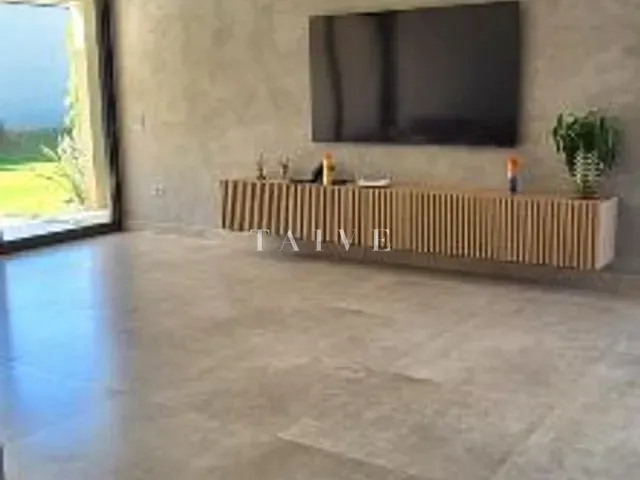 Chácara com 3000m² 5 quartos e 8 banheiros, à venda, no bairro Chácara Santa Maria em Cambé