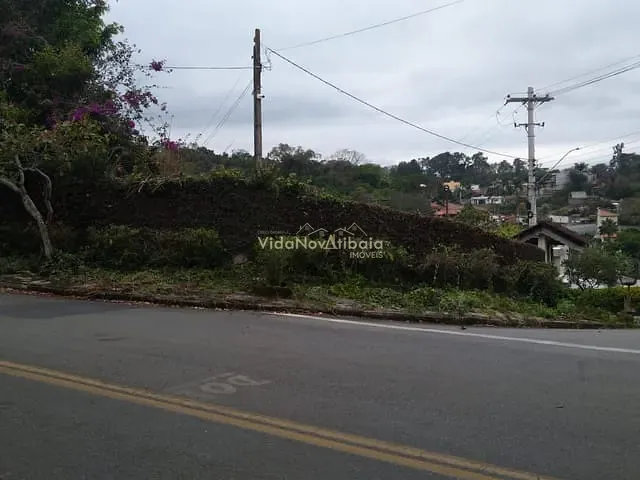 Chácara com 900m² 3 quartos e 2 banheiros, à venda, no bairro Loteamento Vale das Flores em Atibaia