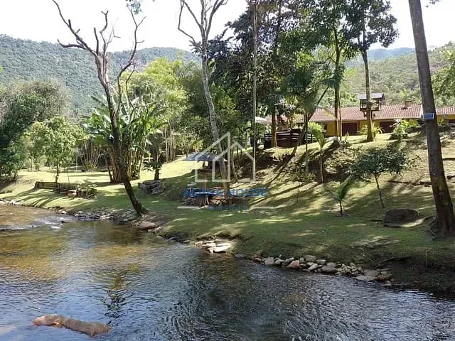 Chácara com 20000m² 3 quartos e 3 banheiros, à venda, no bairro Centro em Pindamonhangaba
