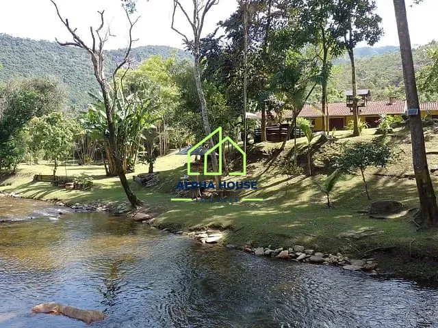 Chácara com 20000m² 3 quartos e 3 banheiros, à venda, no bairro Centro em Pindamonhangaba