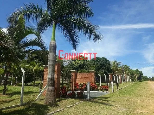 Chácara com 4050m² 4 quartos e 5 banheiros, à venda, no bairro Zona Rural em Cajuru