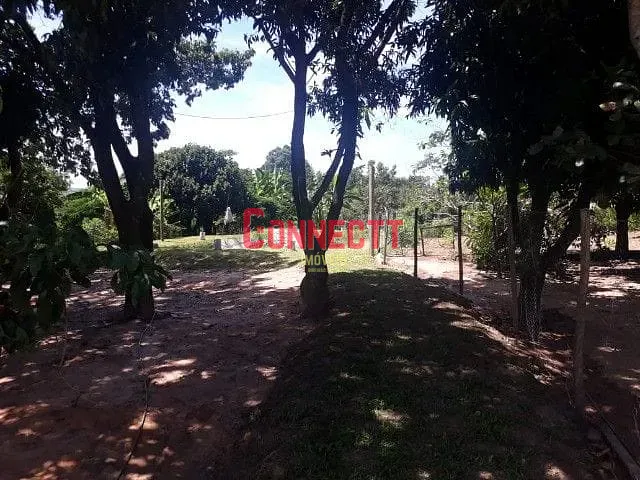 Chácara com 4050m² 4 quartos e 5 banheiros, à venda, no bairro Zona Rural em Cajuru