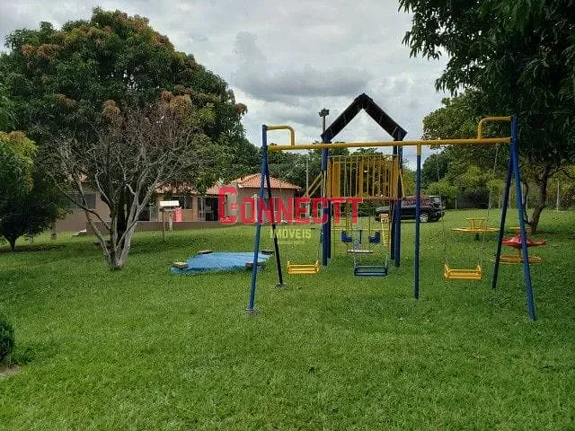 Chácara com 4050m² 4 quartos e 5 banheiros, à venda, no bairro Zona Rural em Cajuru