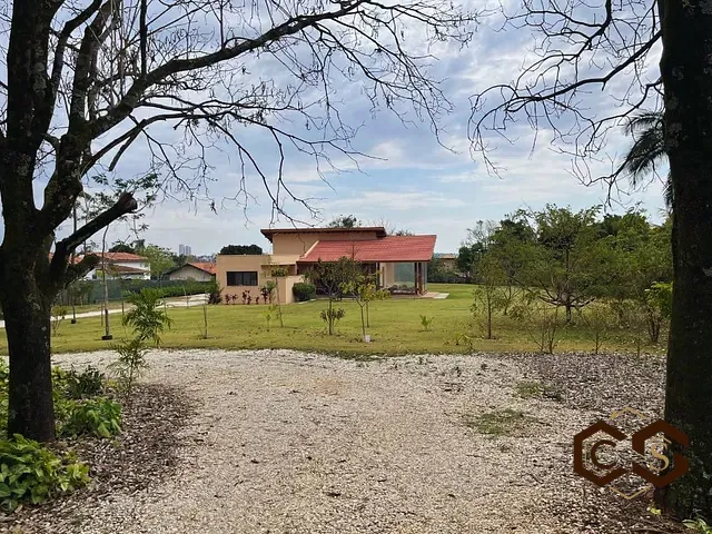 Chácara com 5000m² 2 quartos e 4 banheiros, à venda, no bairro Recanto das Flores em Indaiatuba