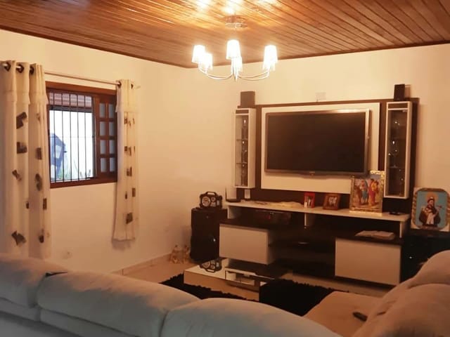 Chácara à venda 4 Quartos, 3 Suítes, 10 Vagas, Horto F Dois, Mairinque - SP