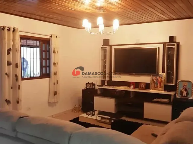 Chácara com 1100m² 4 quartos e 4 banheiros, à venda, no bairro Horto F Dois em Mairinque