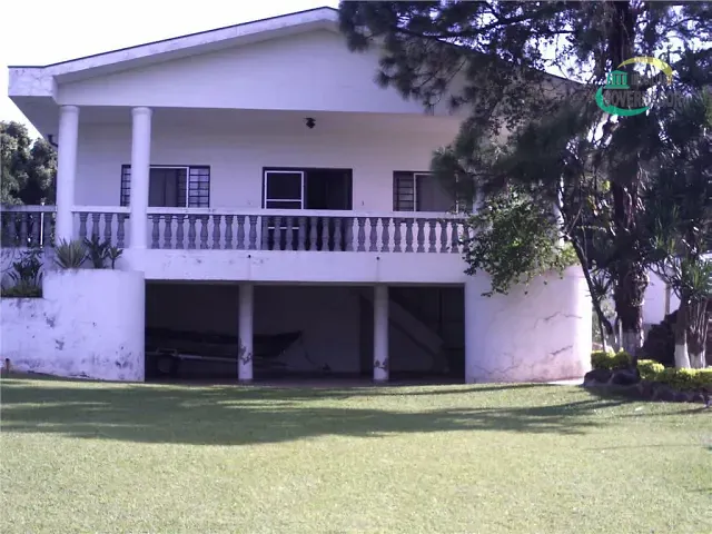 Chácara com 3000m² 4 quartos e 5 banheiros, à venda, no bairro Monte Carlo em Americana