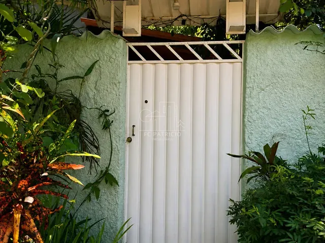 Chácara com 2100m² 2 quartos e 1 banheiro, à venda, no bairro Vale das Pedrinhas em Guapimirim