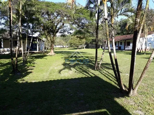 Chácara com 7000m² 4 quartos e 3 banheiros, à venda, no bairro Jardim das Palmeiras em Itanhaém