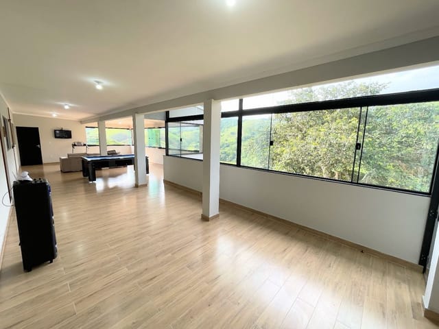 Chácara com 4000m² 4 quartos e 2 banheiros, à venda, no bairro Costinha em São José dos Campos