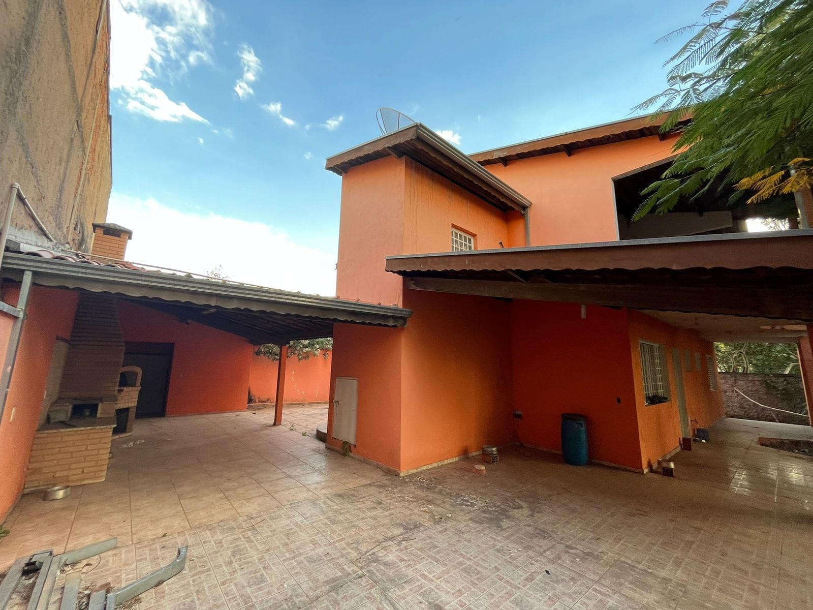 Chácara à venda com 4 quartos, 150m² - Foto 1