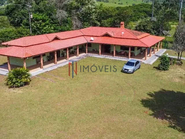Chácara 8 quartos e 5 banheiros, à venda, no bairro Cachoeirinha em Bom Jesus dos Perdões