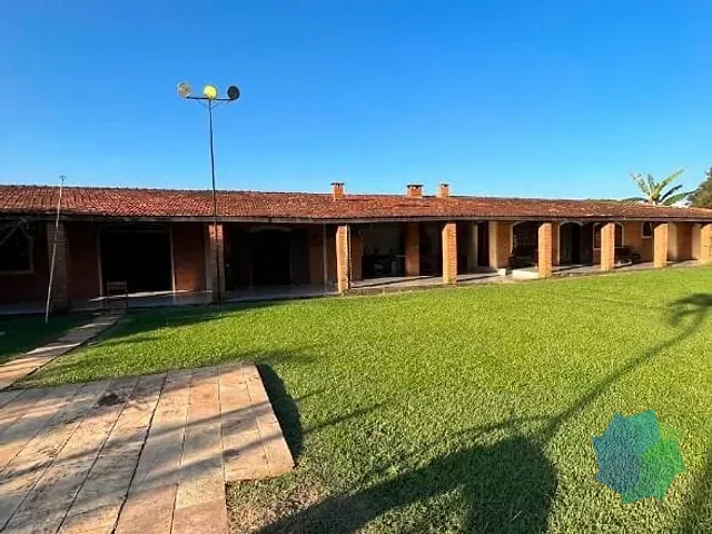 Chácara com 2865m² 6 quartos e 3 banheiros, à venda, no bairro João Jabour em Salto