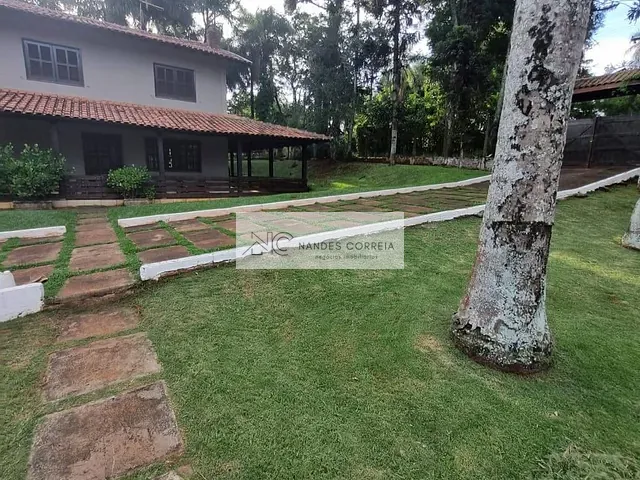 Chácara 3 quartos e 4 banheiros, à venda, no bairro Esperança em Londrina