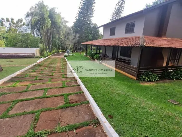 Chácara 3 quartos e 4 banheiros, à venda, no bairro Esperança em Londrina