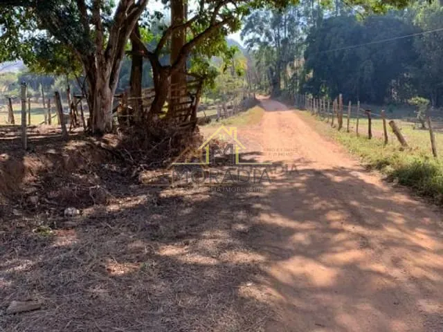 Chácara com 1613m² 1 quarto e 1 banheiro, à venda, no bairro Zona Rural em Guaxupé