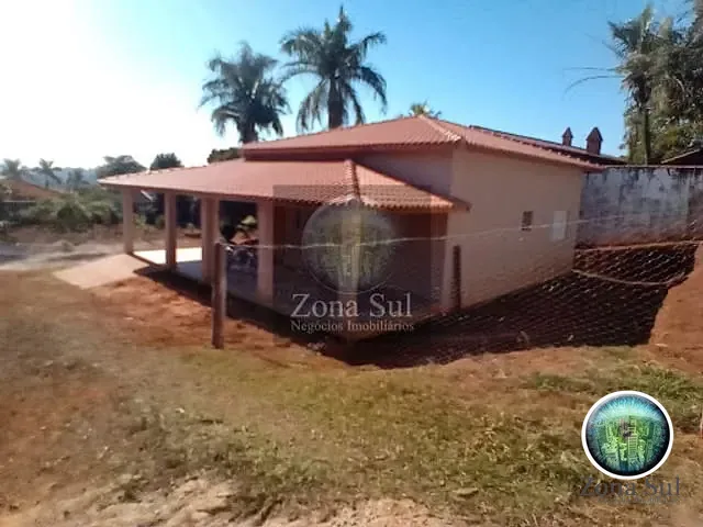 Chácara com 120m² 2 quartos e 1 banheiro, à venda, no bairro Barreiro em Araçoiaba da Serra